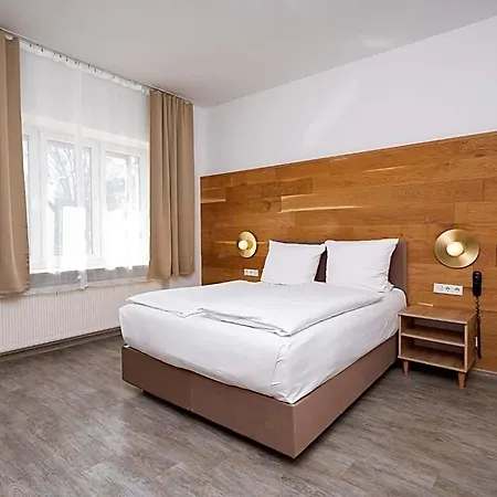 فندق Donauhotel 3*