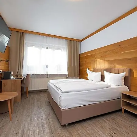 فندق Donauhotel 3*