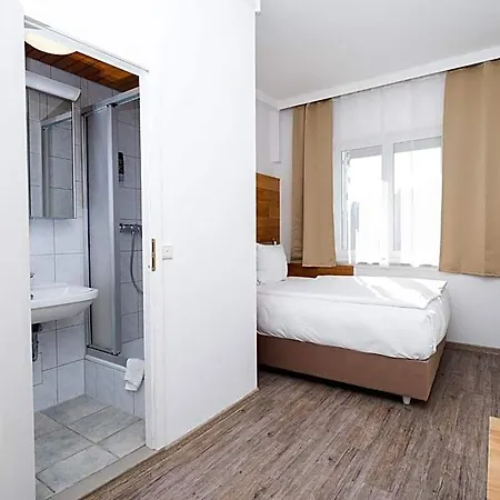 Donauhotel فندق 3*